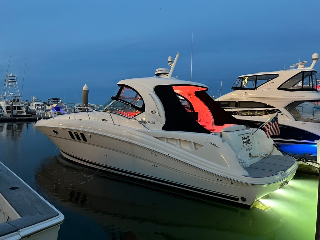 40-foot Sea Ray Sundancer luxury yacht