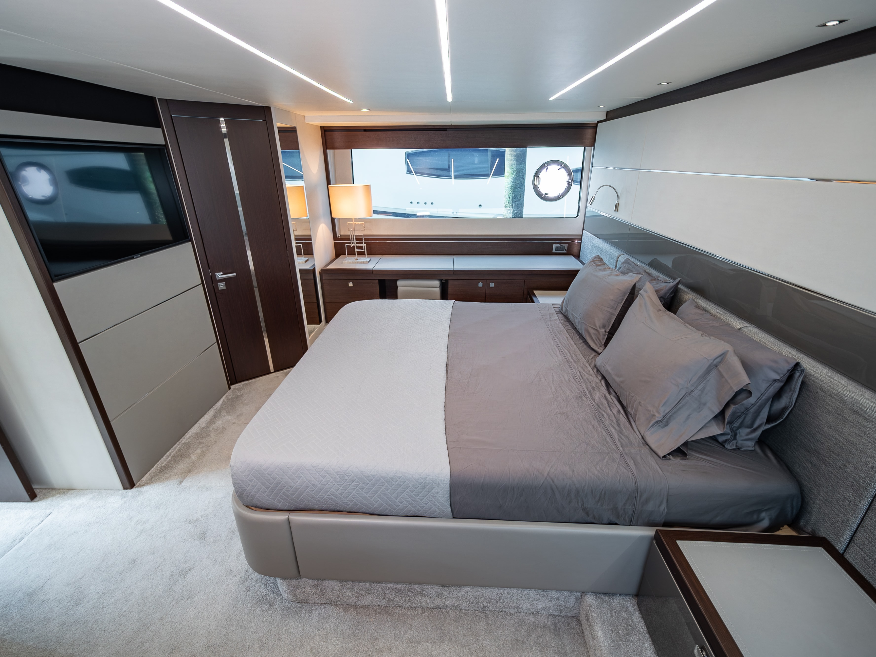 Sunseeker Predator Power Trip master cabin bedroom